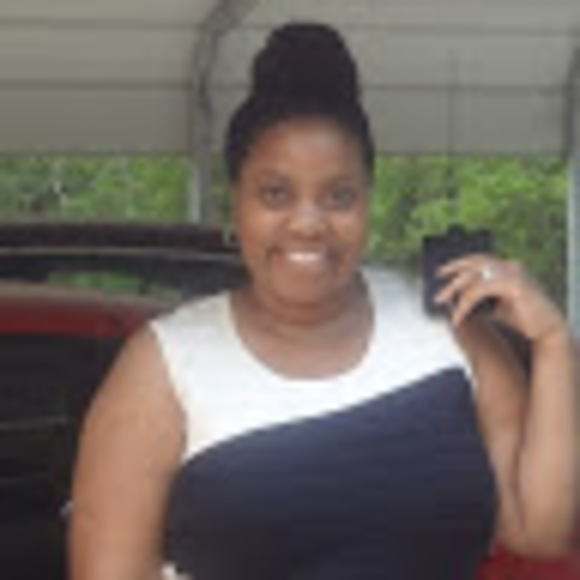 Meet your Posher, Claudette - Picture 1 of 1